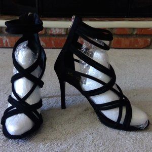So Me Black Suede Strappy Heels Size 10